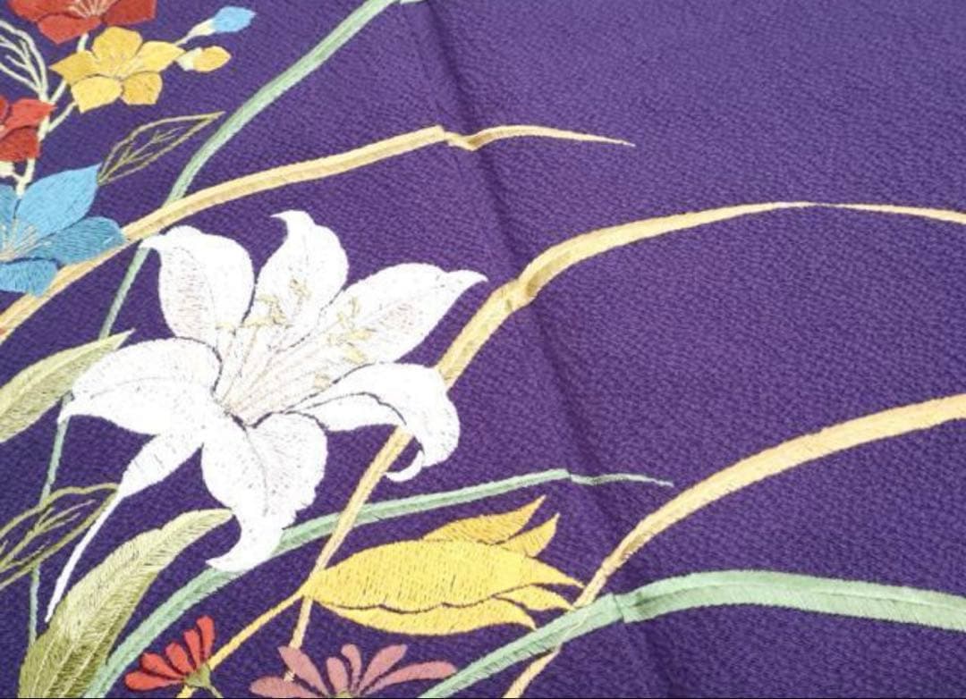 豪華振袖　総刺繍　草花文　金糸　正絹　逸品