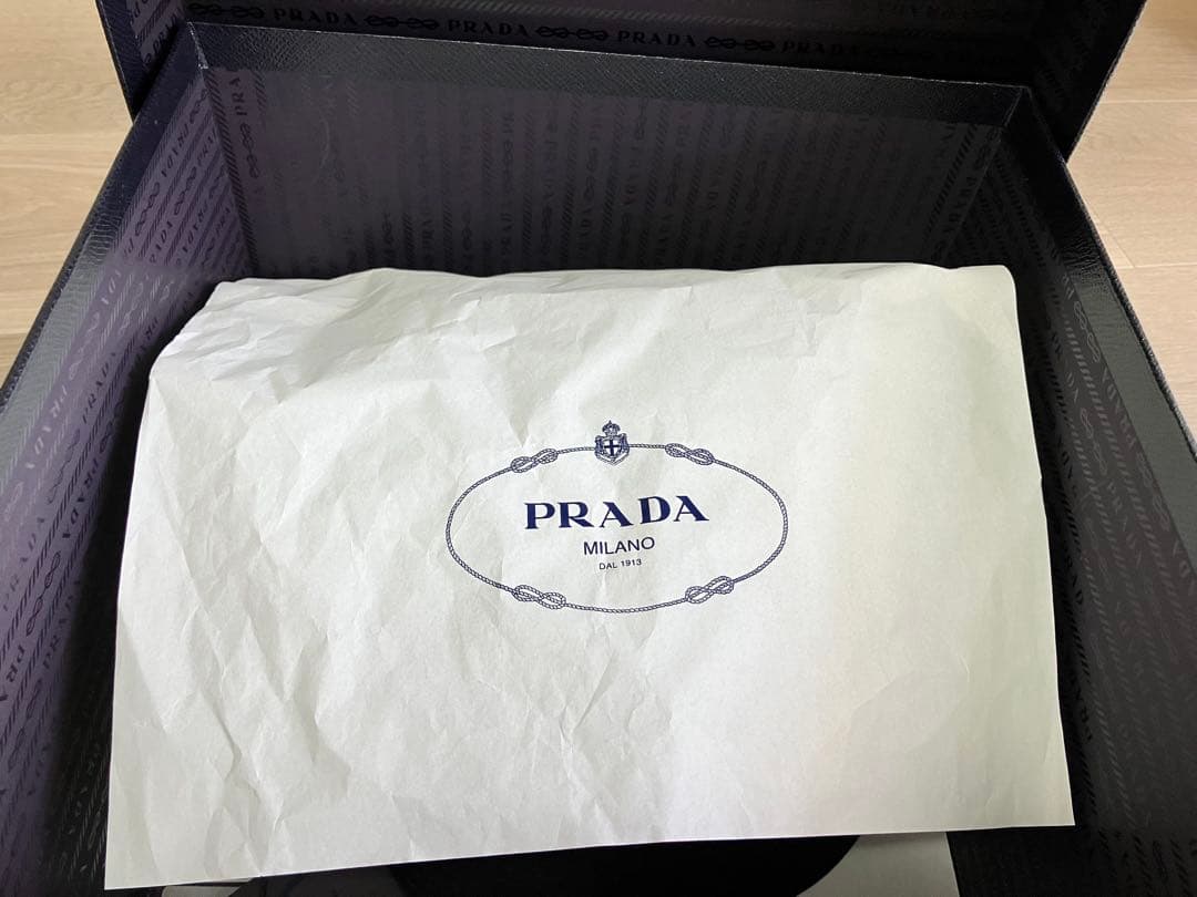 l*u様 PRADA ブラック バケットハット