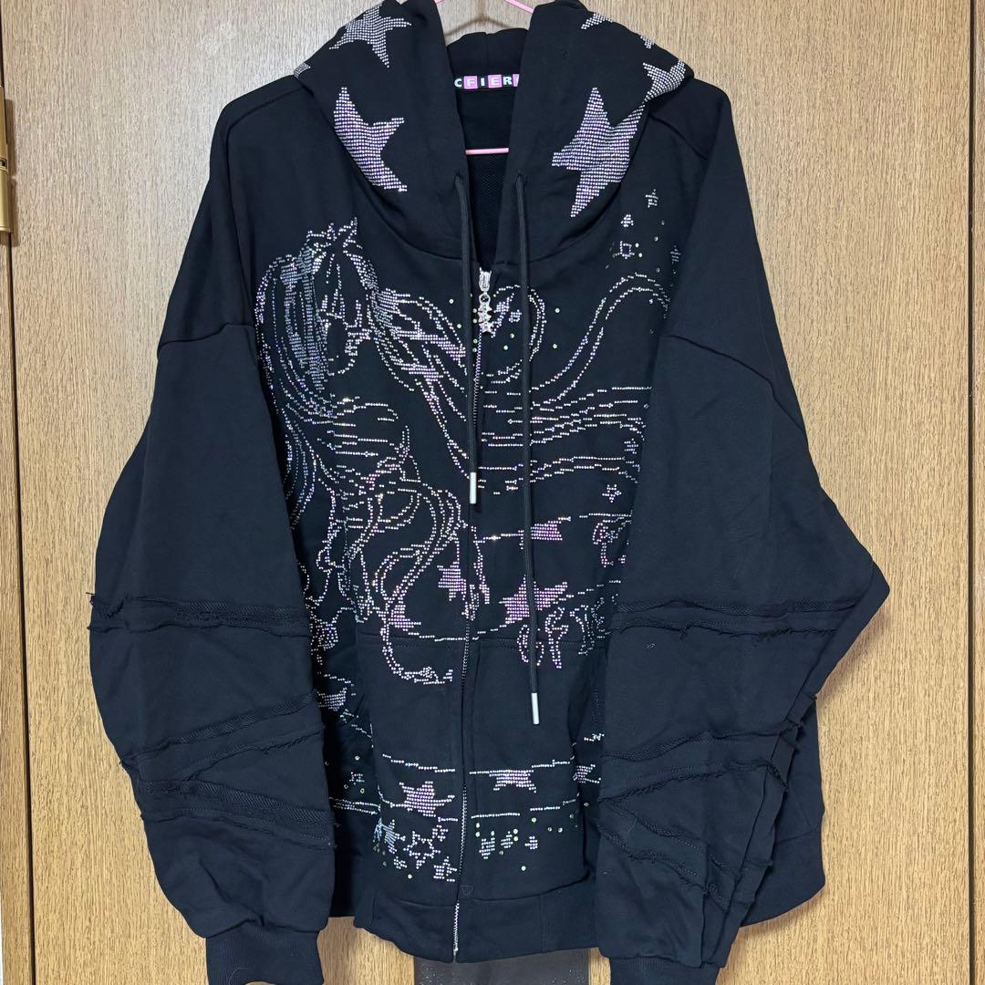 新品　CFIERCE ジップパーカー