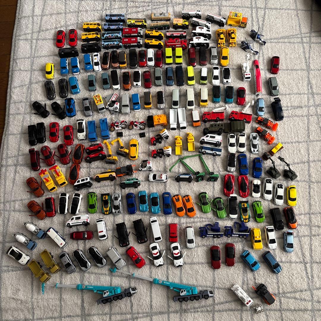 トミカ　　約200台