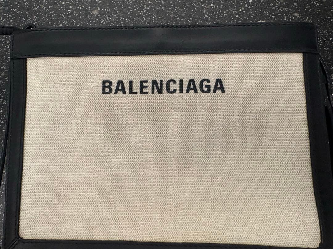 キ*︎様 新年お値下げ！BALENCIAGA ショルダーバッグ ホワイト/ブラッ