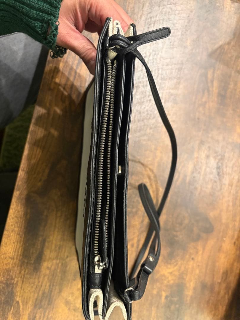 キ*︎様 新年お値下げ！BALENCIAGA ショルダーバッグ ホワイト/ブラッ