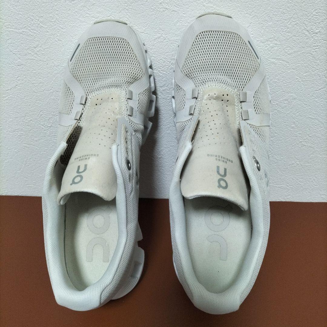 on オフホワイト　ベージュ クラウド　Cloud5 レディース　US W8.5