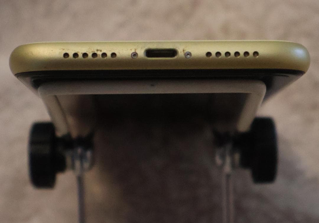 iPhone 11 イエロー　64GB