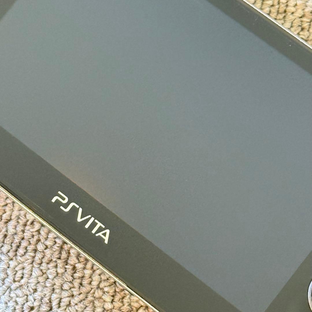 【極美品】PSVITA PCH-1100 クリスタル・ブラック 3-008