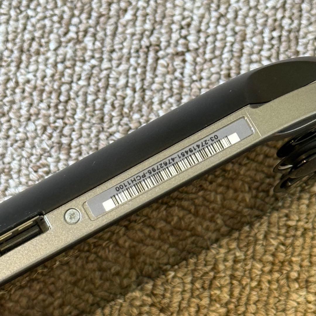 【極美品】PSVITA PCH-1100 クリスタル・ブラック 3-008