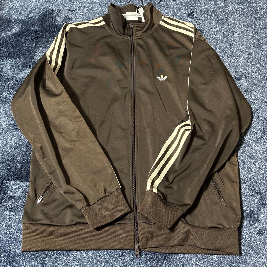 adidas トラックジャケット ブラウン