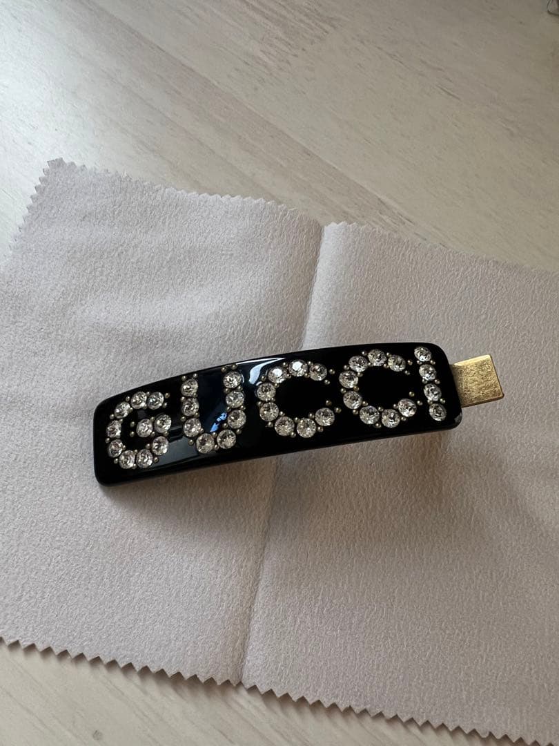 GUCCI クリスタルバレッタ ブラック ヘアピン