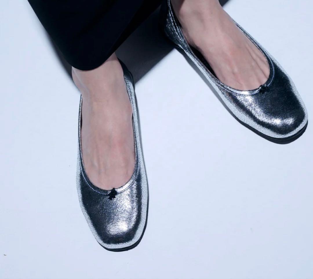 美品　SHISEI シルバーメタリックバレエシューズ