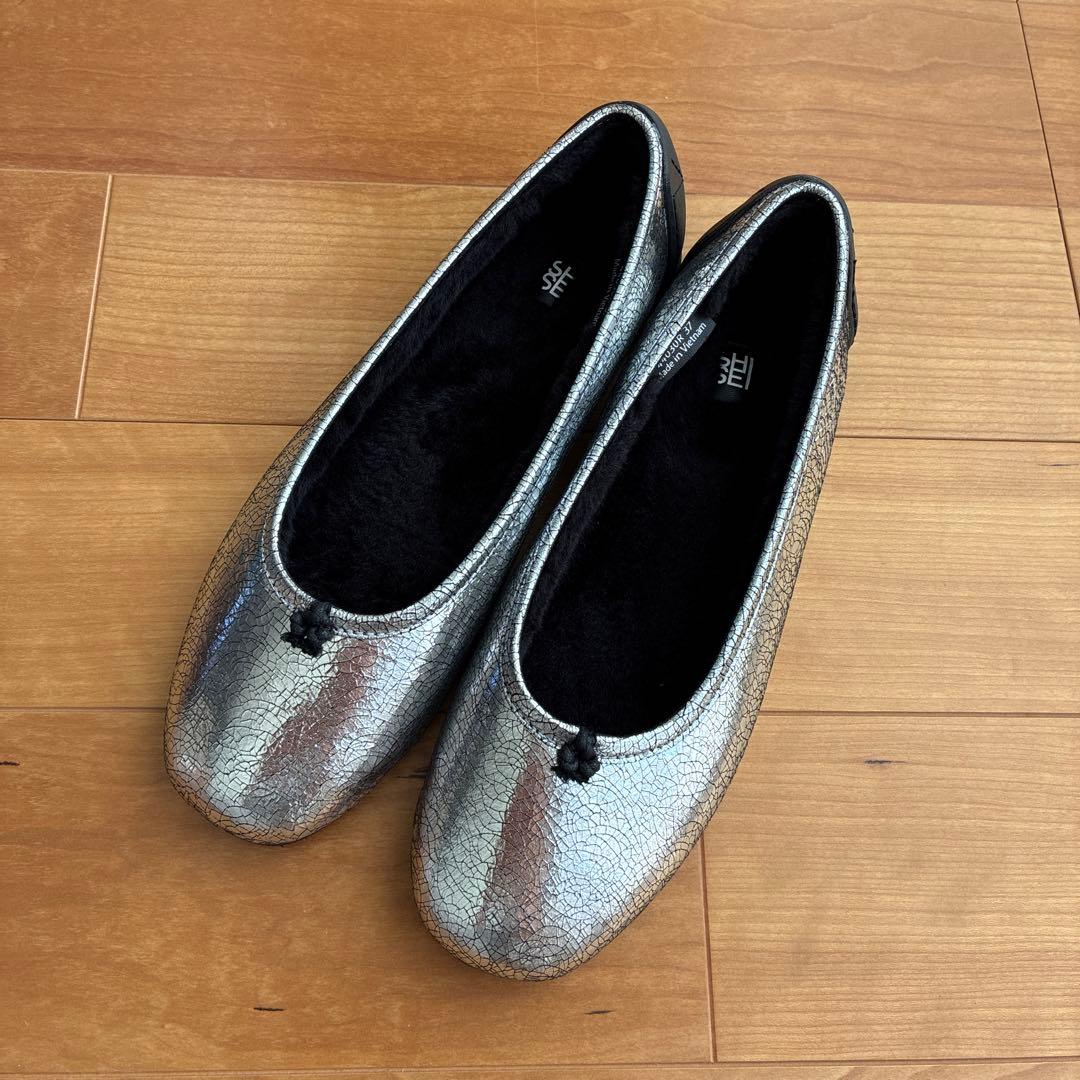 美品　SHISEI シルバーメタリックバレエシューズ