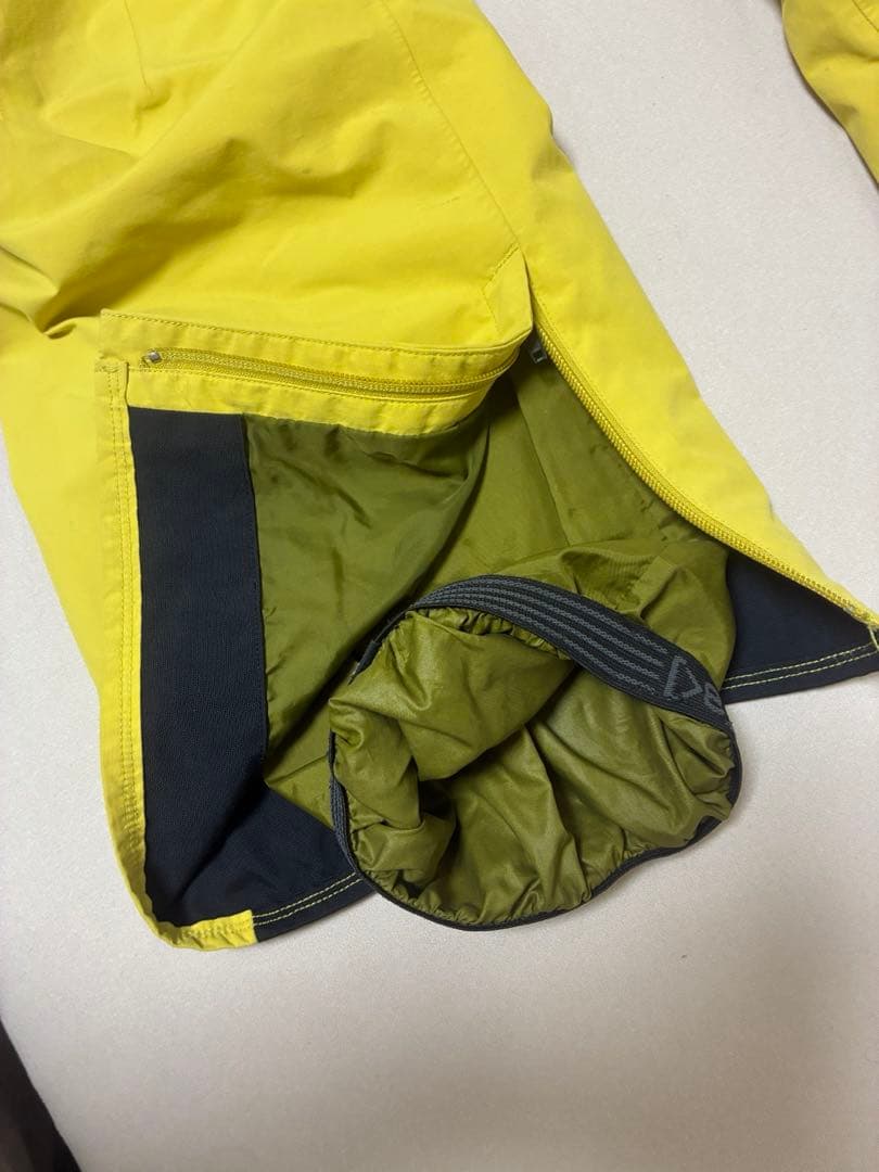 Burton ak スノーボードパンツ gore-tex Mサイズ