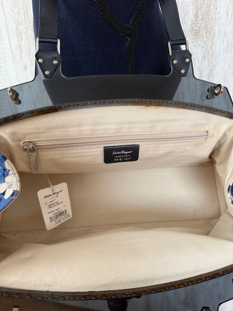 フェラガモバッグ