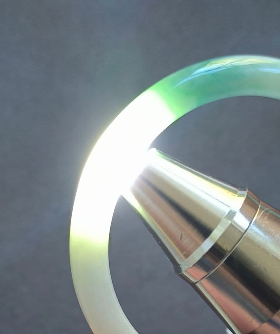 【日本鑑別書付:細条】ミャンマー産本翡翠のバングル（内径55ミリ）8609