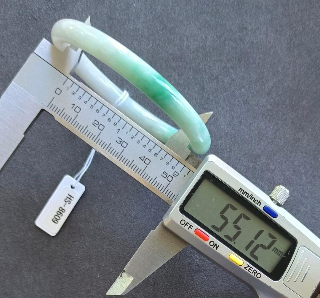 【日本鑑別書付:細条】ミャンマー産本翡翠のバングル（内径55ミリ）8609