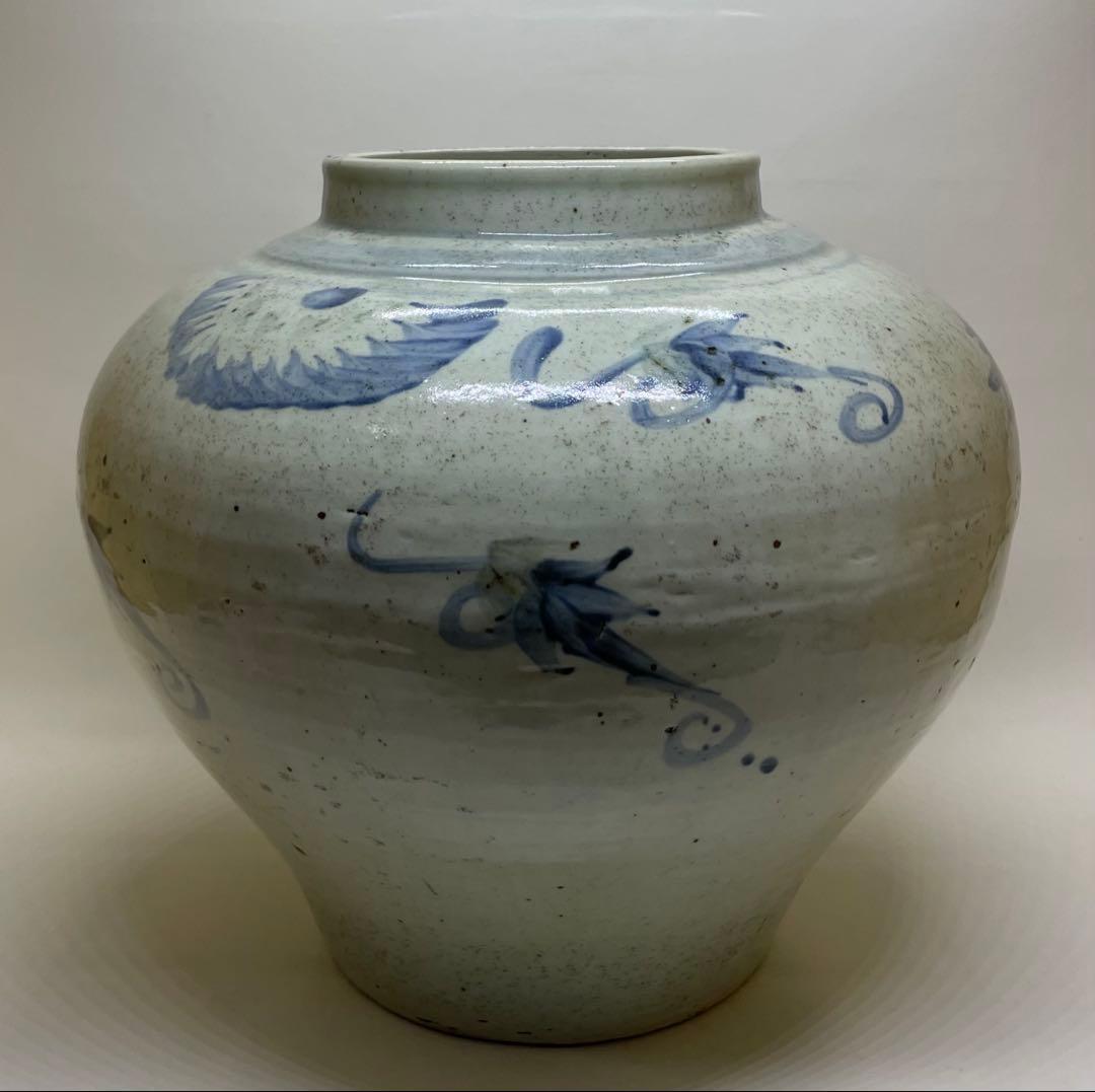 李朝　韓国美術　染付　壺　　　　　T.y312