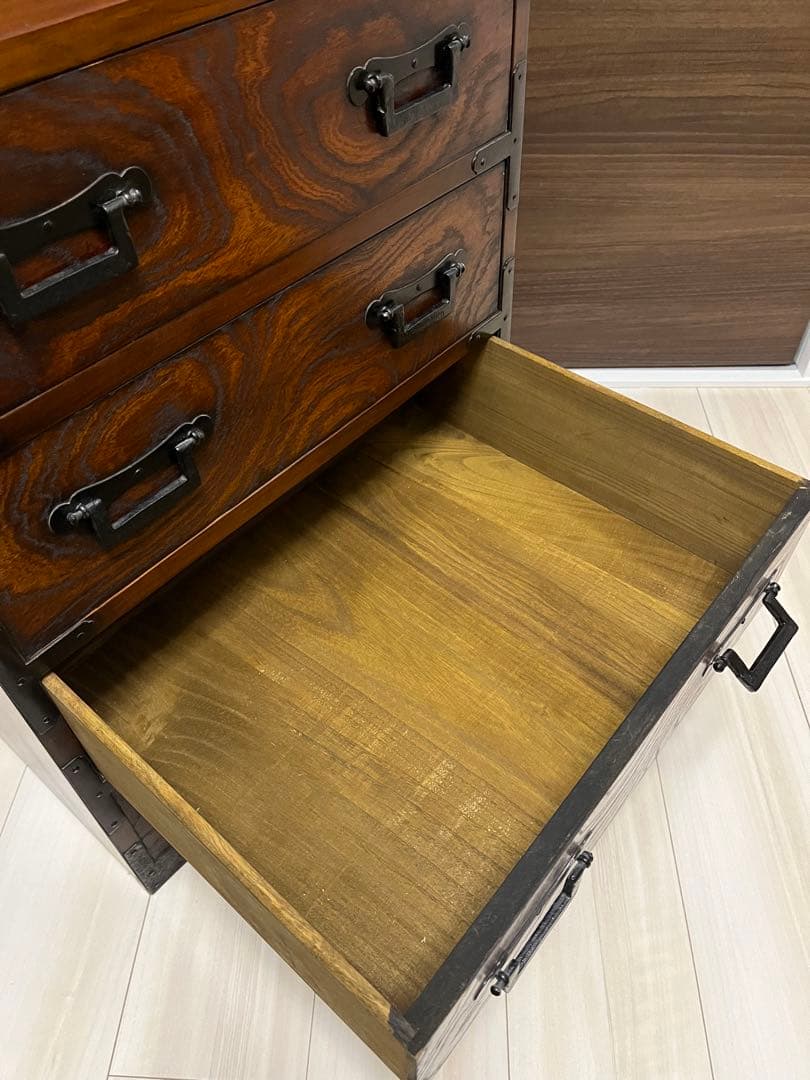 木製 4段箪笥 和箪笥　アンティーク　焦茶　民芸家具　和風