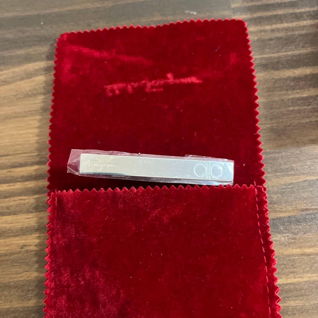 【新品未使用】フェラガモ　シルバー ネクタイピン