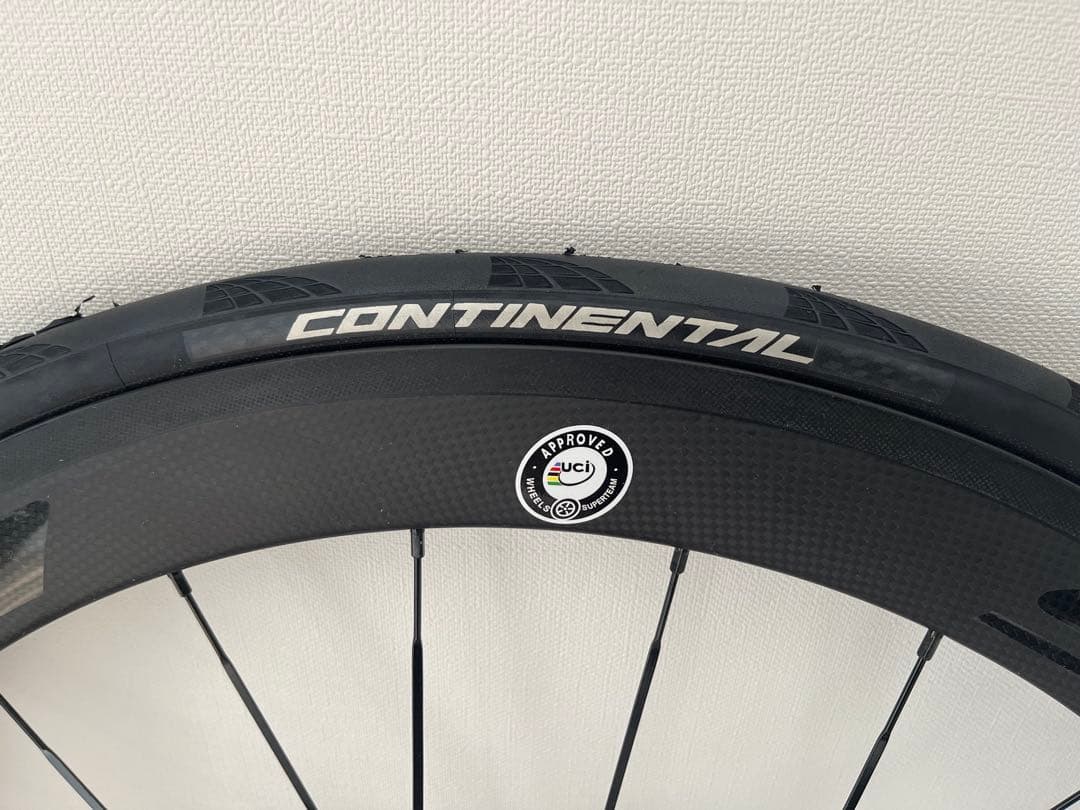 SUPERTEAMカーボンホイールContinental GP5000 装着済