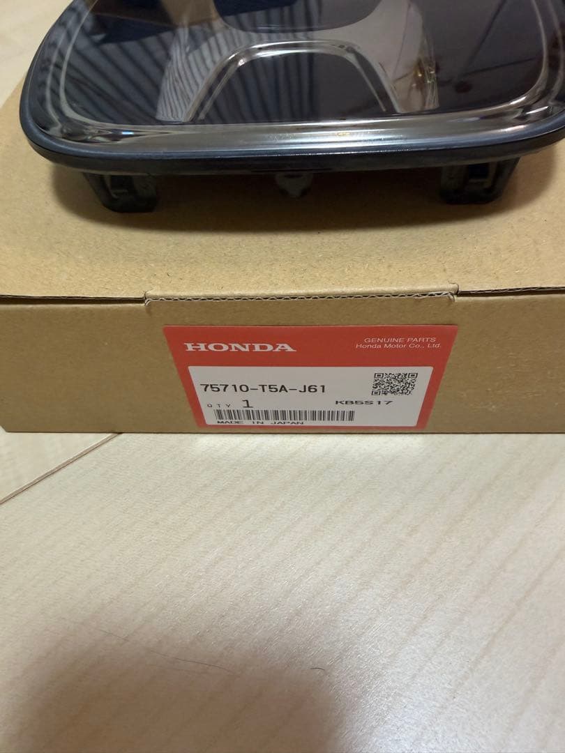 ホンダ フィット グリルエンブレム