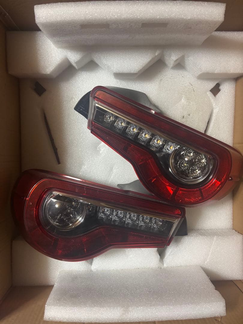 zn6 GT86 後期　テールランプ