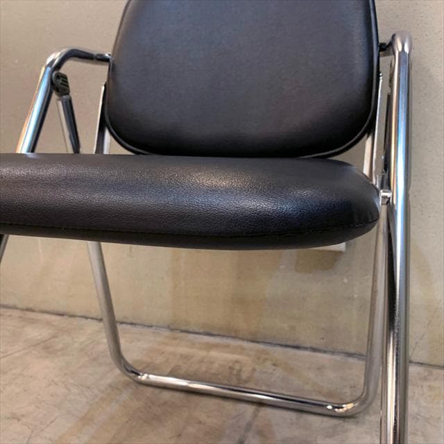 コクヨのフォールディングチェア②