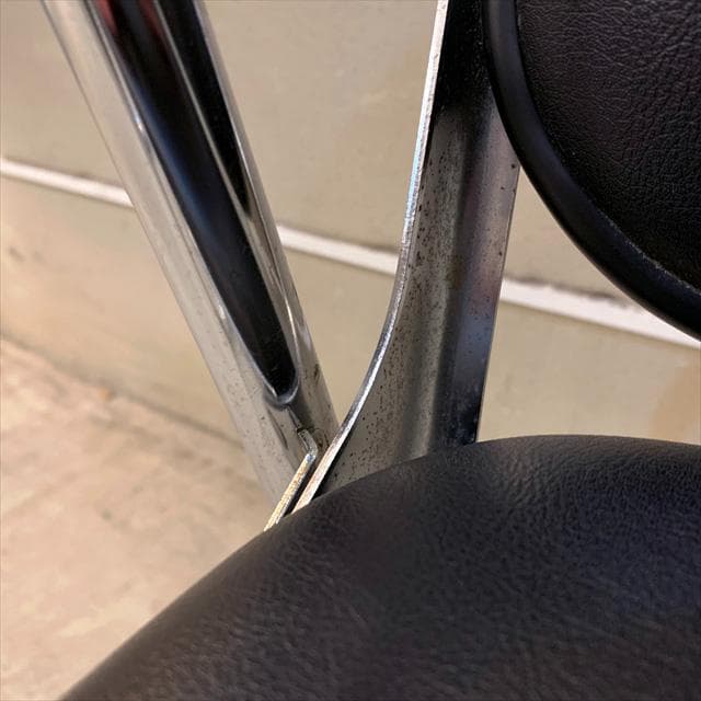 コクヨのフォールディングチェア②