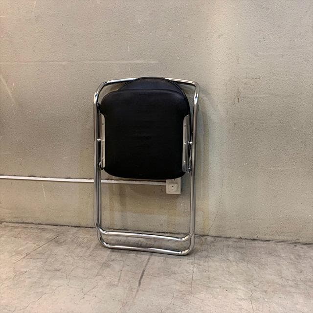 コクヨのフォールディングチェア②