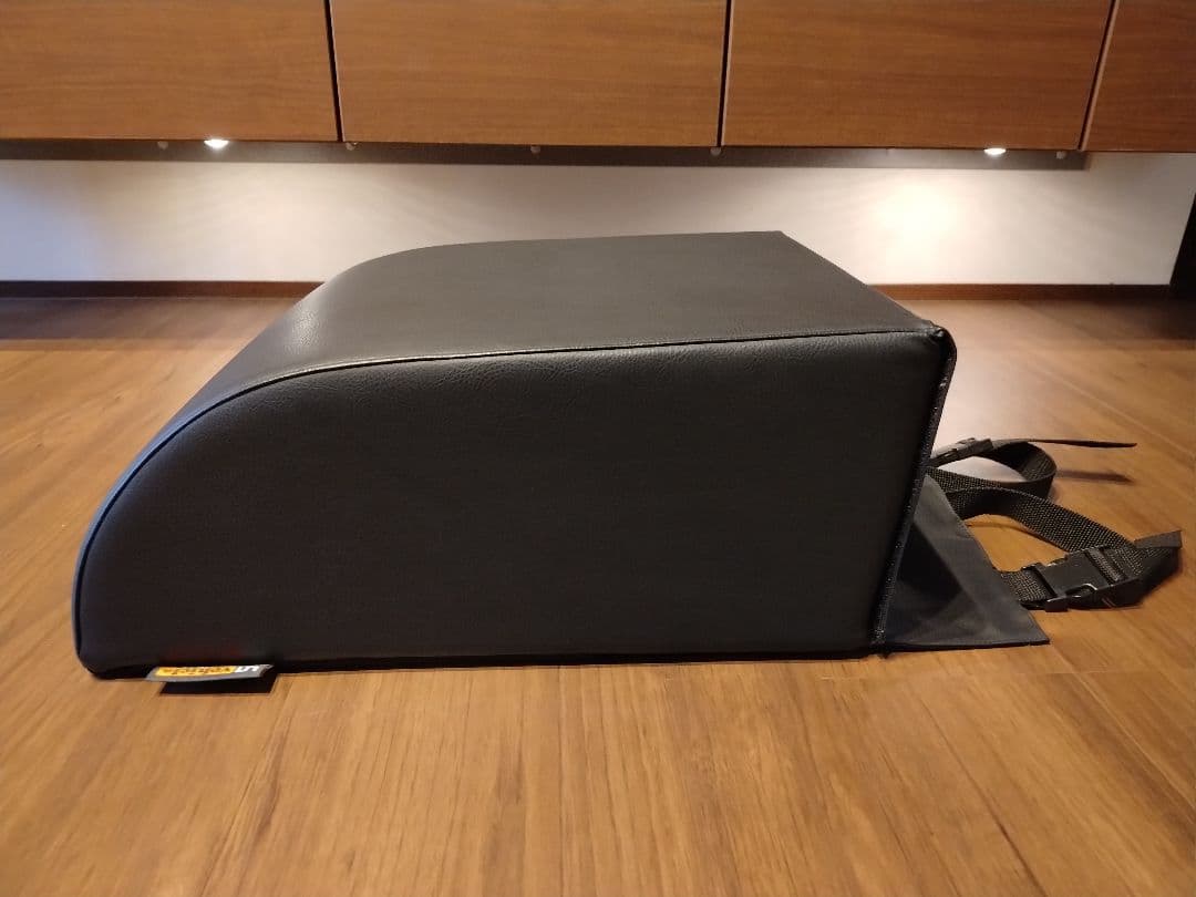 【美品】ハイエース セカンドシート アームレスト