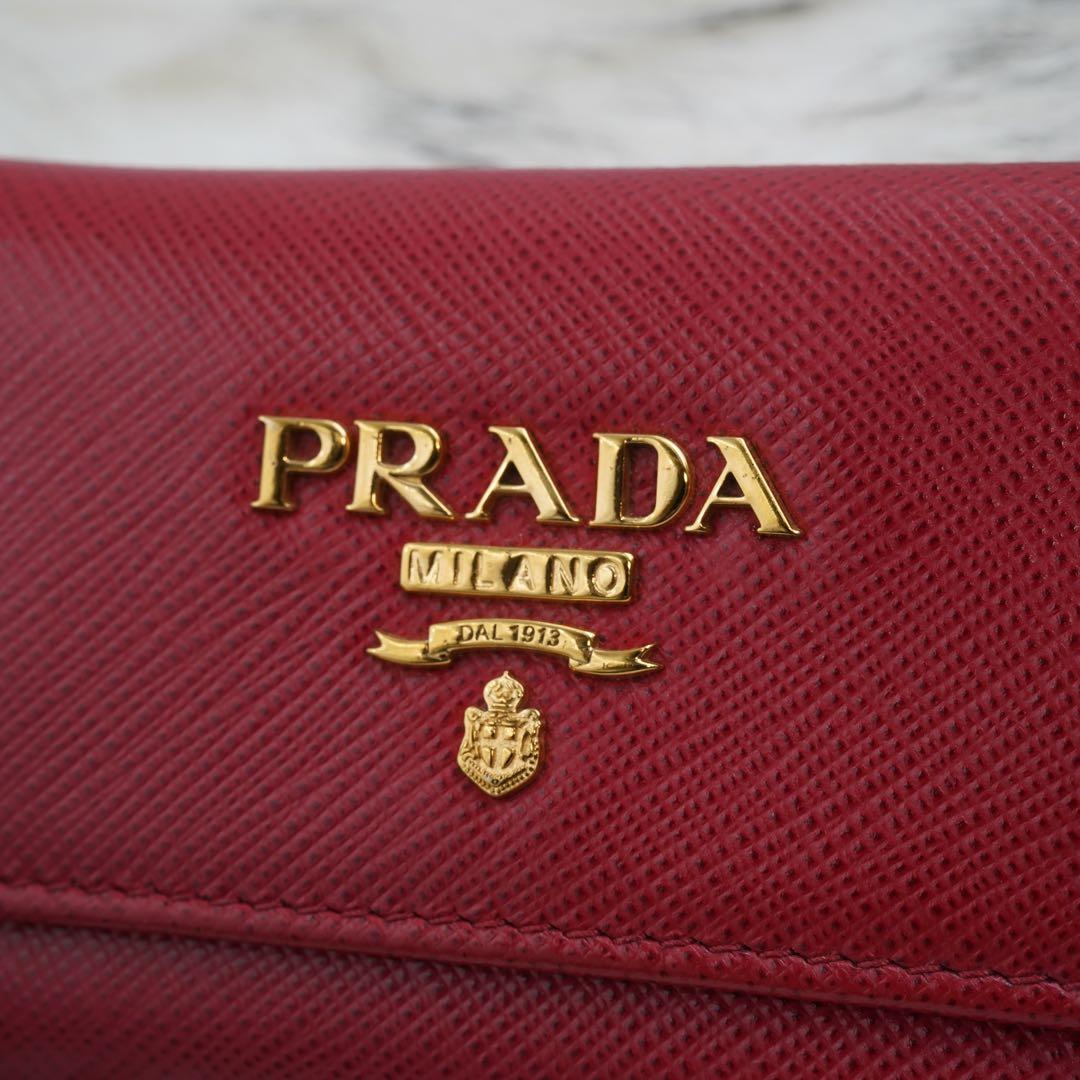極美品　箱付き　PRADA プラダ　キーケース　サフィアーノレザー　レッド系