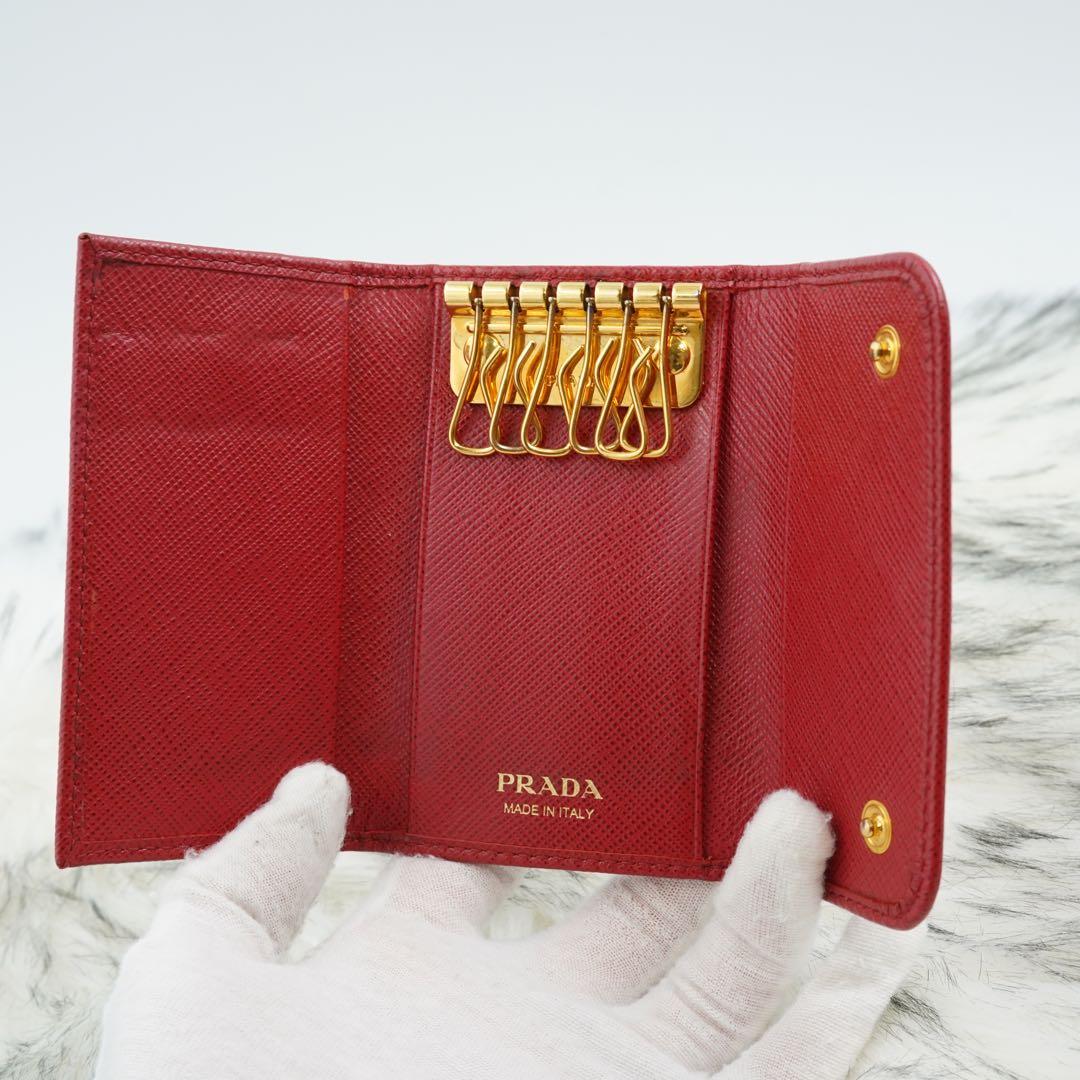 極美品　箱付き　PRADA プラダ　キーケース　サフィアーノレザー　レッド系