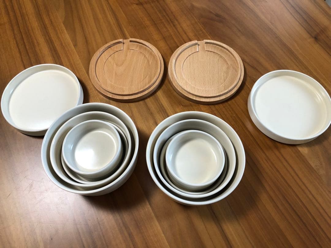 韓国　モドリ　お皿セット　2セット　ベージュ　ミニマリスト　コンパクト収納