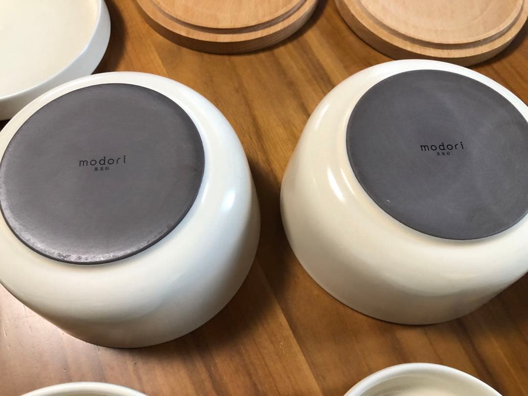韓国　モドリ　お皿セット　2セット　ベージュ　ミニマリスト　コンパクト収納