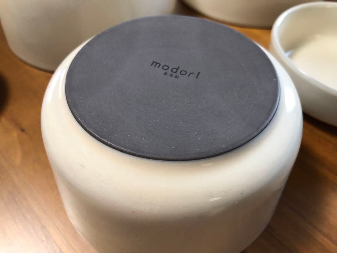 韓国　モドリ　お皿セット　2セット　ベージュ　ミニマリスト　コンパクト収納