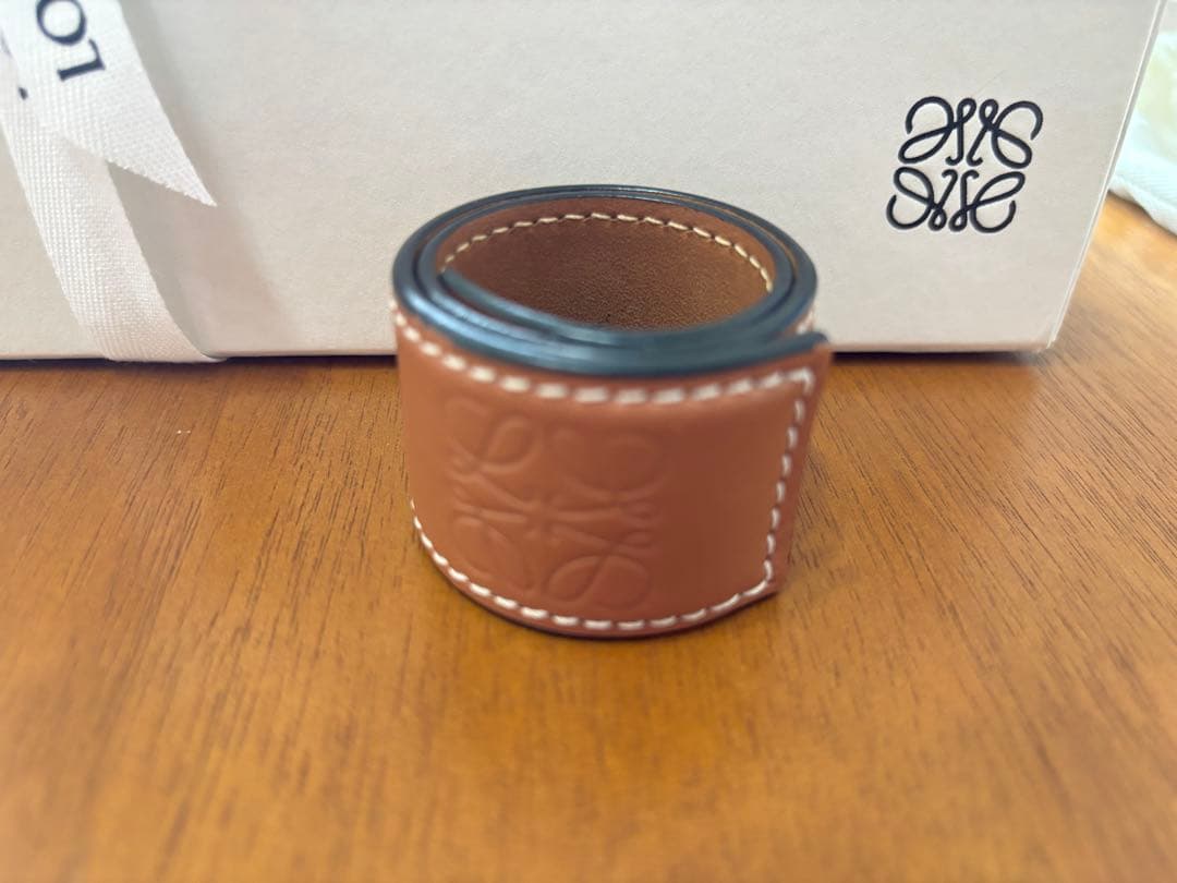 LOEWE レザーバングル【付属品付き】