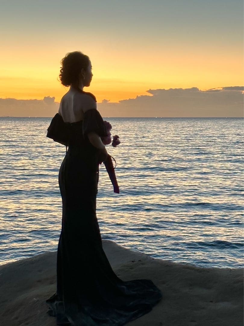 ブラックオフショルダーウェディングドレス