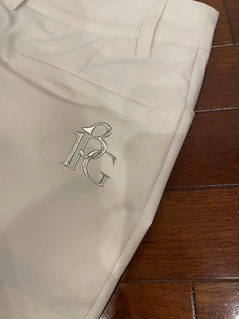 1PIU1UGUALE3 ゴルフ レディーススカート ホワイト S