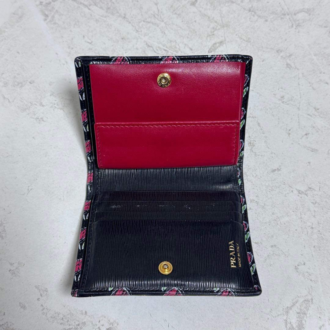 PRADA ハート柄 二つ折り財布