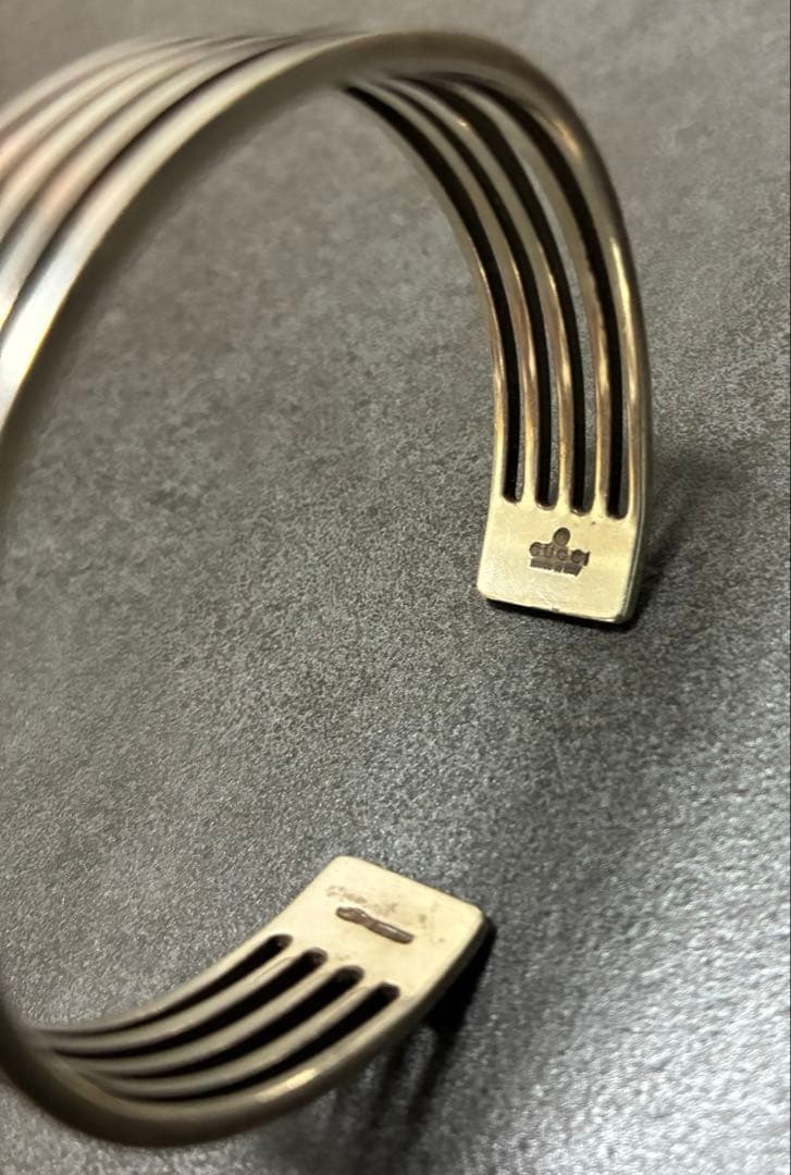GUCCI バングル