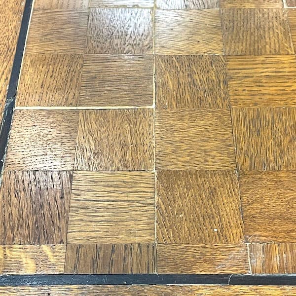 関西限定　送料別　イギリスビンテージ　木製ガラスキャビネット ライト付き　飾り棚