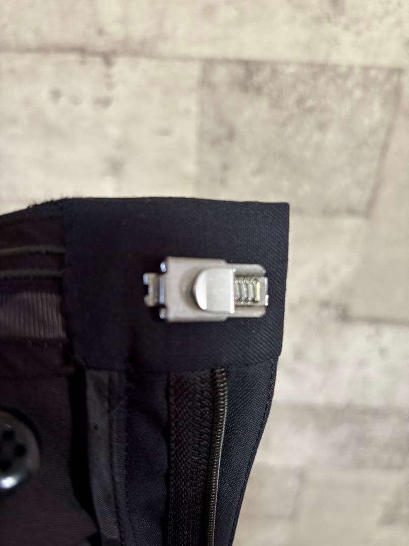 BLACK LABEL CREST BRIDGE 紺色スーツ　42L新品未使用