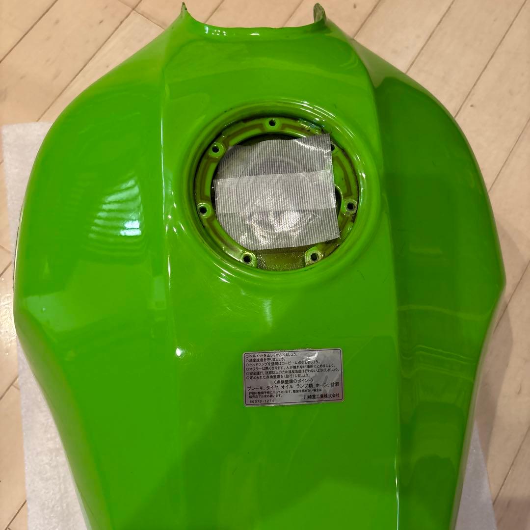 KAWASAKI ZRX400 ガソリンタンク