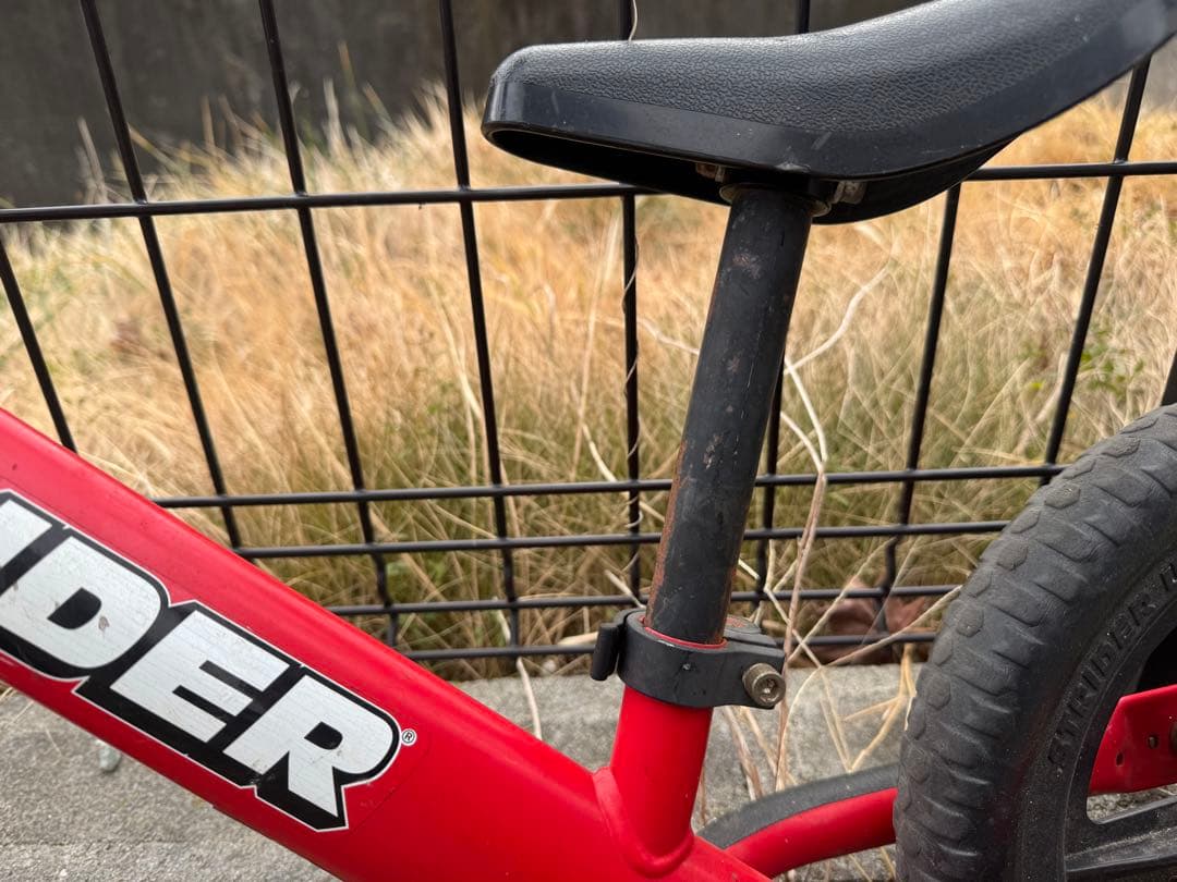 STRIDER CLASSIC レッド バランスバイク 12インチ