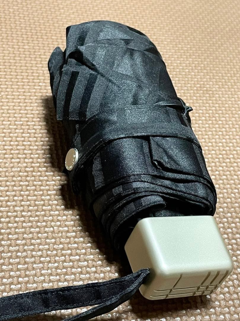 【未使用】バーバリー　ブラック チェック柄 折りたたみ傘