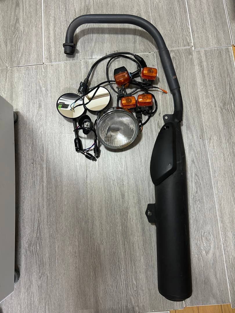 ホンダ　ＦＴＲ２２３　純正マフラー ミラー、ウインカー