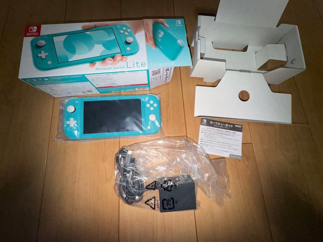 Switchライト　ターコイズ　付属品箱全てあり