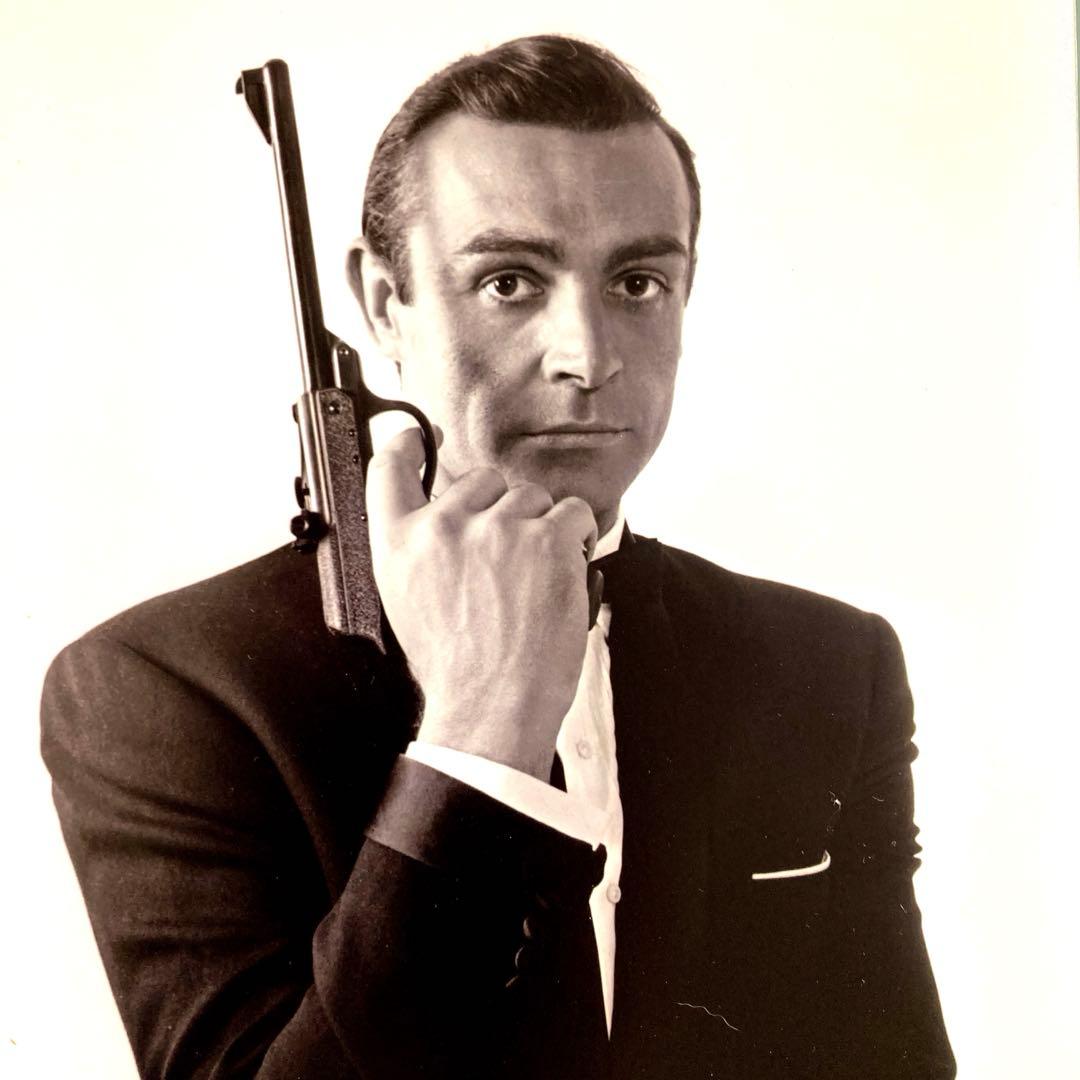 ショーン・コネリー直筆サイン入り超大型写真…