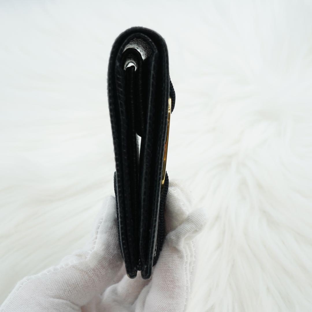 新品同様/未使用級 Salvatore Ferragamo 折り財布　ヴァラ