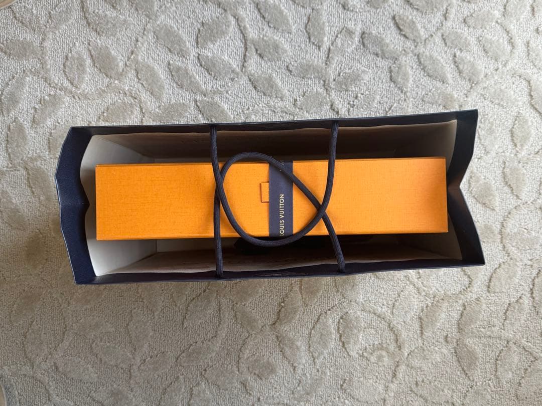 山*梨様 ルイヴィトンモノグラムアクセントフーディ378,400円現行品新品