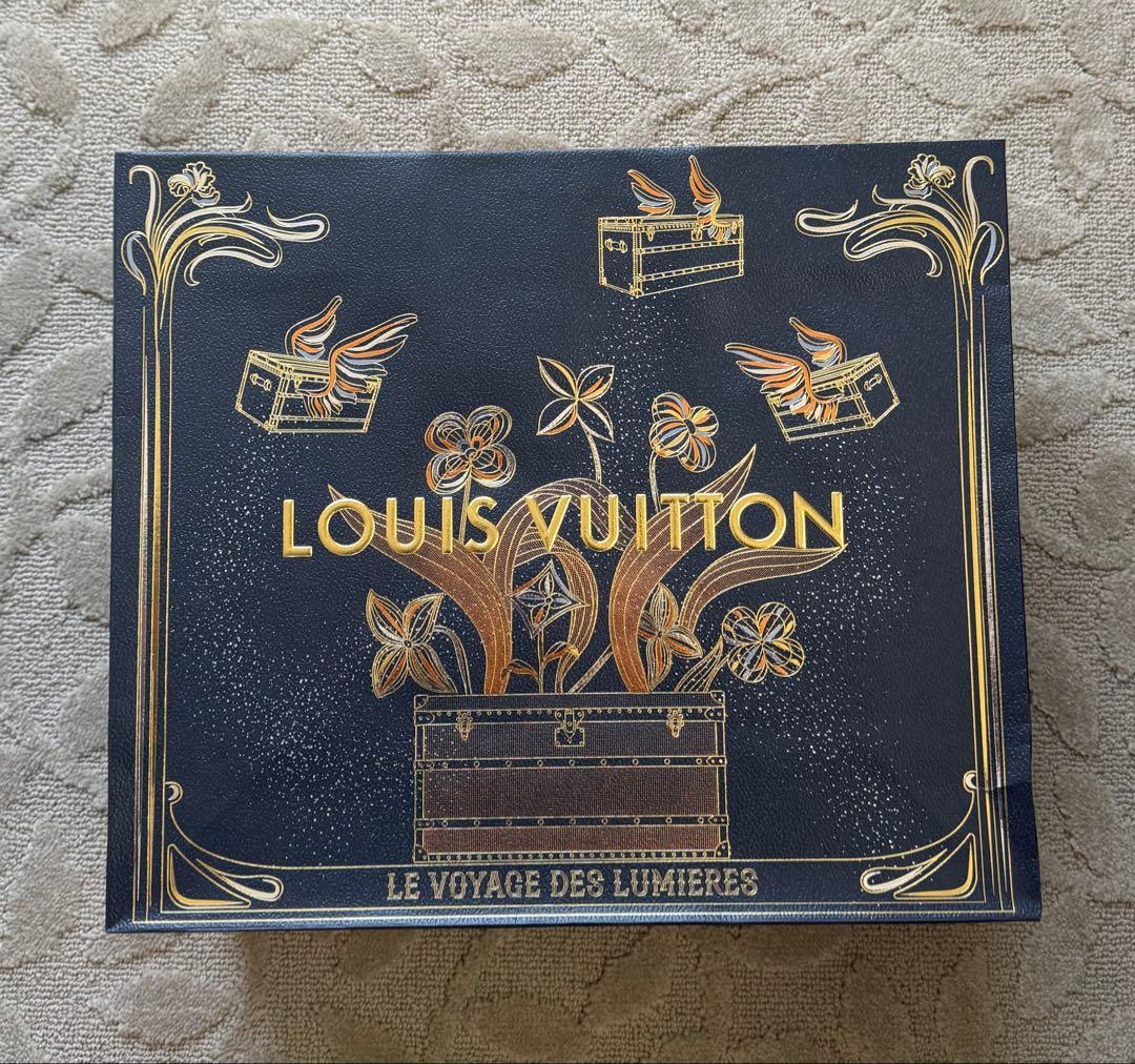 山*梨様 ルイヴィトンモノグラムアクセントフーディ378,400円現行品新品