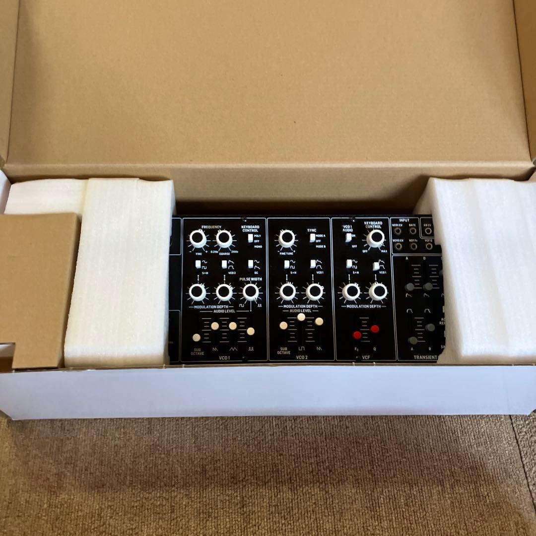 Behringer Cat ユーロラック モジュラーシンセ